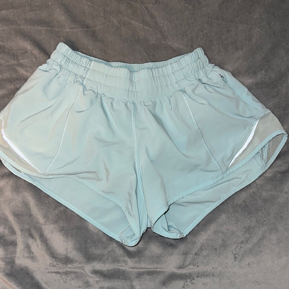 Lululemon - Hotty Hot Low-Rise Short 2.5”